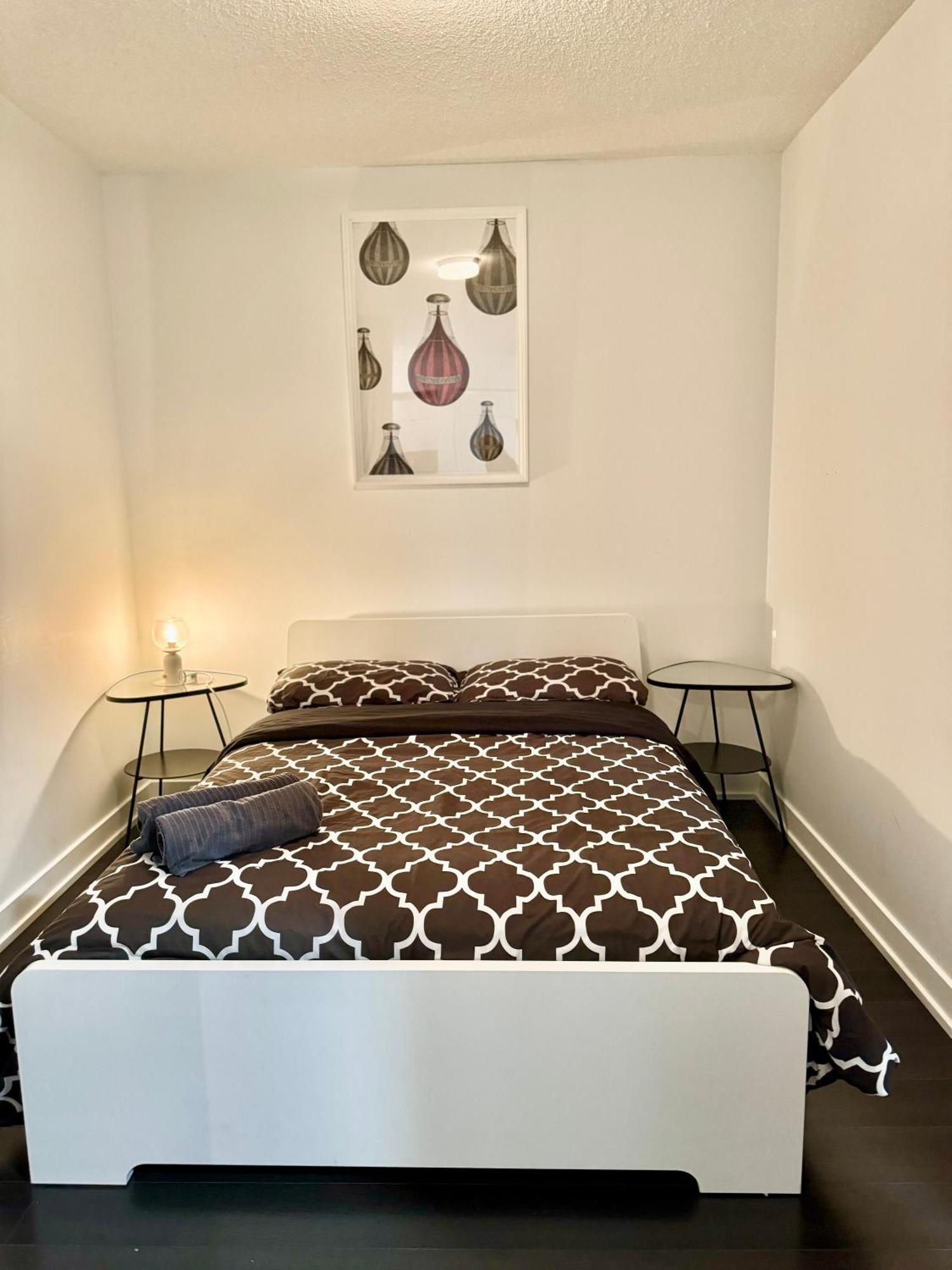 Lush Condo By Cntower - Free Parking Toronto Buitenkant foto